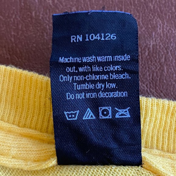 Silicon Valley Bachmanity Capital Yellow & Black Graphic T-Shirt HBO - Picture 13 of 13
